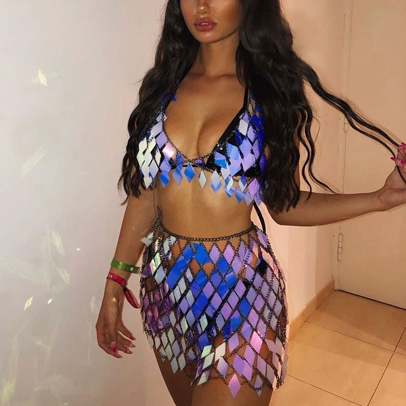 Bella Fancy Dresses US 0 Glisten Rhombic Sequins Two Piece Set Hollow Out Metal Chain Crop Tops Sexy Mini Skirt Summer Rave Festival Lady Outfits