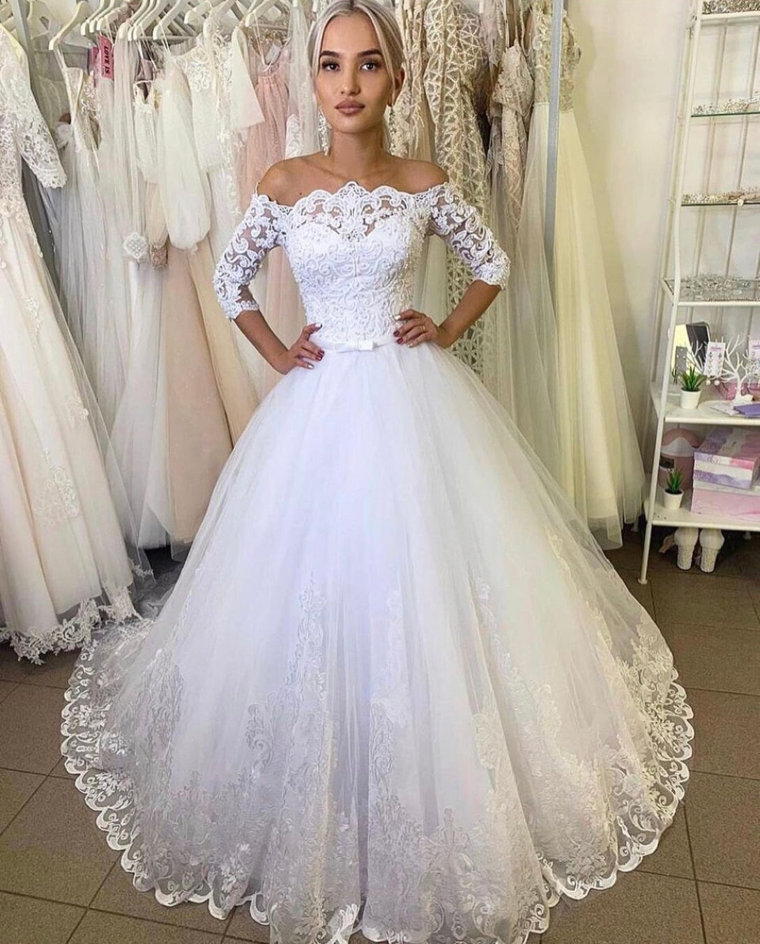Bella Fancy Dresses US 0 Wedding Dress Ball Boat Neck Three Quarter Lace Appliques Beads Bow Floor Length Sweep Train Gorgeous Bridal Gown Custom Made